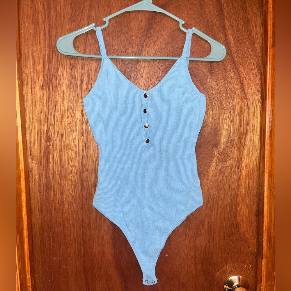 Baby blue body suit💙